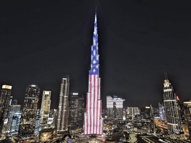 burj-khalifa-usa-trump-dxbmediaoffice-x-640x480-1 Burj Khalifa USA Trump (DXBMediaOffice / X)