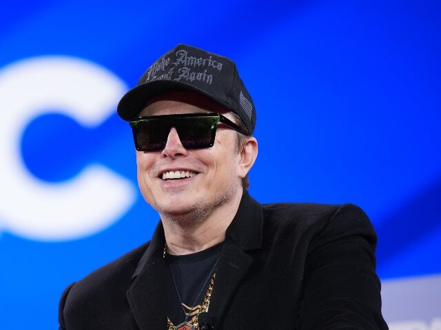 elon-musk-smiles-like-a-gangster-1-640x480-1 Elon Musk smiles after burning Bill Gates