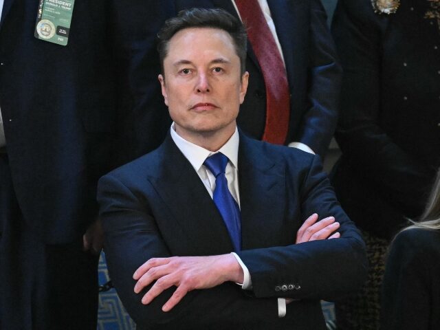 elon-musk-strikes-a-serious-pose-640x480-1 Elon Musk strikes a serious pose