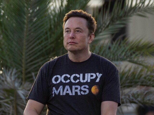elon-musk-with-his-mars-shirt-640x480-1 Elon Musk with his Mars shirt