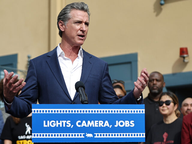 GavinNewsom LOS ANGELES, CALIFORNIA - OCTOBER 27: California Governor Gavin Newsom speaks as Los Angel