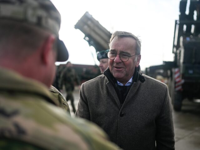gettyimages-2195450737-1-640x480-1 JASIONKA, POLAND - JANUARY 23: German Defense Minister Boris Pistorius speaks with a US so