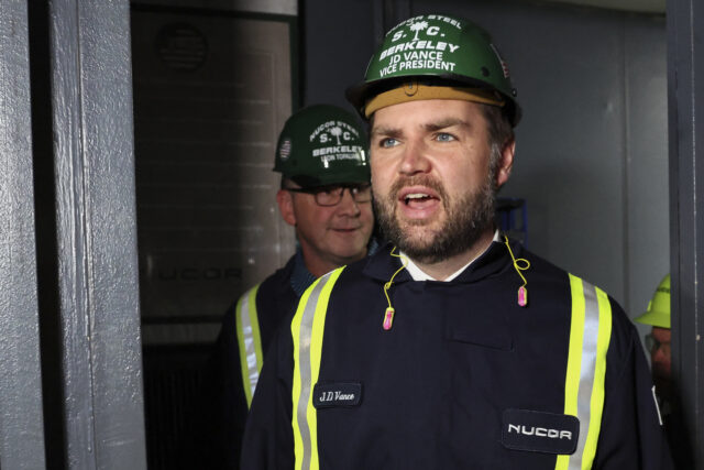 US-POLITICS-MANUFACTURING-VANCE US Vice President JD Vance tours the Nucor Steel factory in Huger, South Carolina, on May