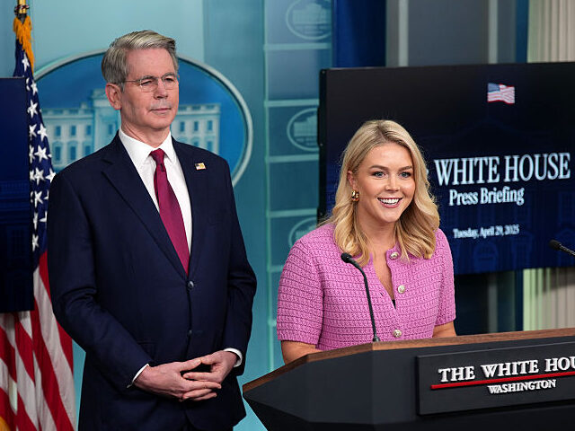 GettyImages-2212562519 WASHINGTON, DC - APRIL 29: White House press secretary Karoline Leavitt, joined by U.S. Tr