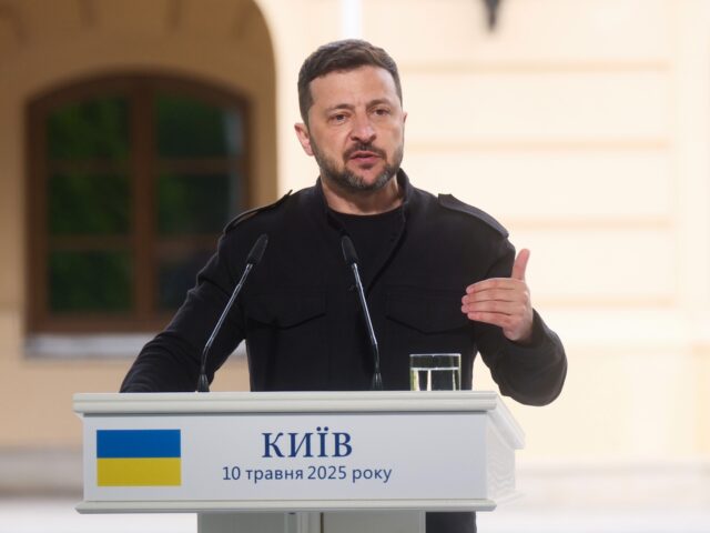 gettyimages-2214356707-1-640x480-1 KYIV, UKRAINE - MAY 10: President of Ukraine Volodymyr Zelenskyi attends a press conferenc