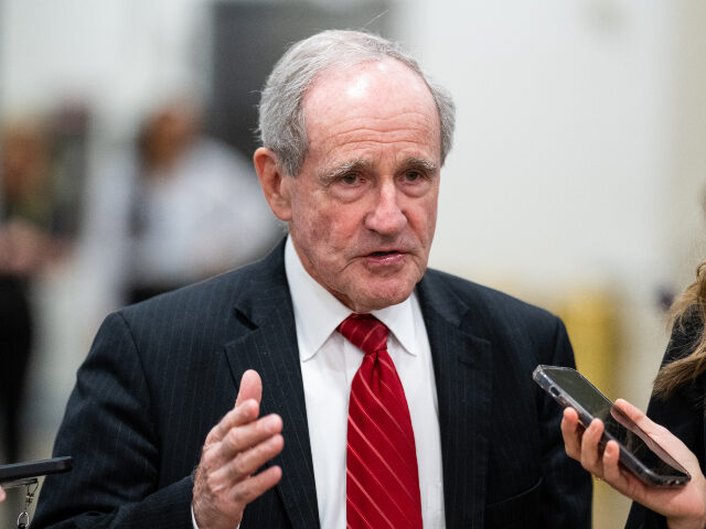 Jim Risch WASHINGTON - JANUARY 23: Sen. Jim Risch, R-Idaho, speaks to reporters in the Senate subway