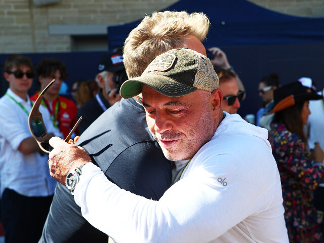 joerogan AUSTIN, TEXAS - OCTOBER 20: Joe Rogan meets Gordon Ramsay in the Paddock prior to the F1 G
