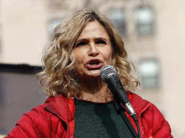 KyraSedgwick WASHINGTON, DC - DECEMBER 06: Kyra Sedgwick speaks in FRanklin Square Park during "Fi