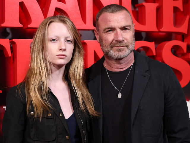 LievSchreiber NEW YORK, NEW YORK - APRIL 22: Kai Schreiber and Liev Schreiber attend the "Stranger