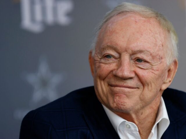 Ron Jenkins_Getty Images (4) FRISCO, TEXAS - JANUARY 27: Dallas Cowboys team owner Jerry Jones looks on as Brian Schott