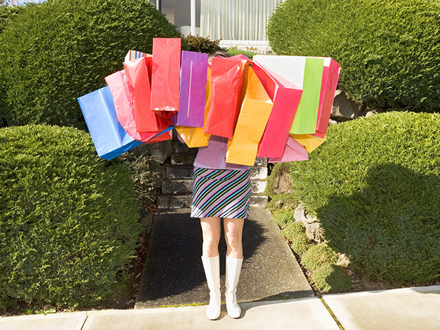 shopping-consumers-consumer-sentiment-retail-getty (iStock/Getty Images)