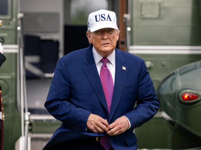 54587086864_e80feca4e7_o President Donald Trump departs Marine One before delivering remarks at Fort Bragg, North C