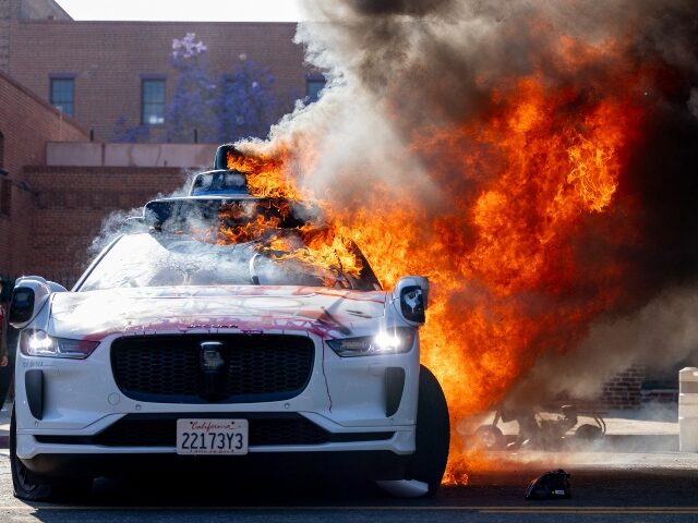 a-burning-waymo-car-in-los-angeles-640x480-1 A burning Waymo car in Los Angeles