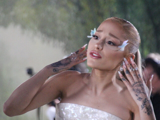 arianagrande 06 May 2024, USA, New York: Ariana Grande attends the benefit gala of the Costume Institut