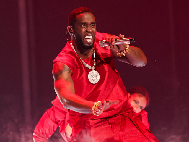 diddy-640x480-1 Keyshia Cole and Sean Diddy Combs perform onstage