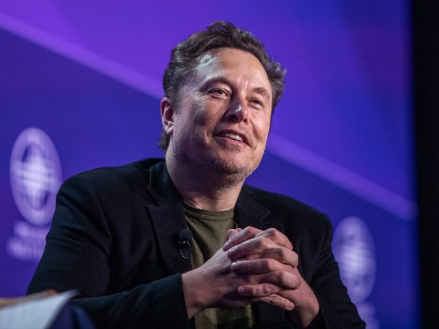 elon-musk-cracks-a-smile-640x480-1 Elon Musk cracks a smile