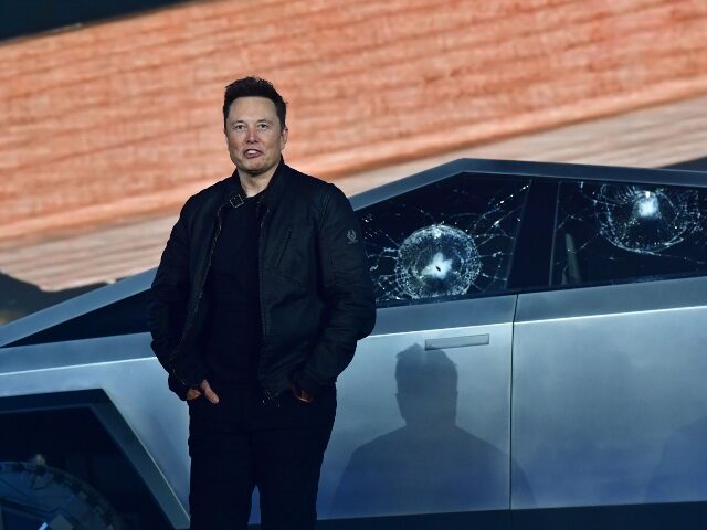 elon-musk-looking-goofy-with-cybertruck-640x480-1 Elon Musk looking goofy with Cybertruck