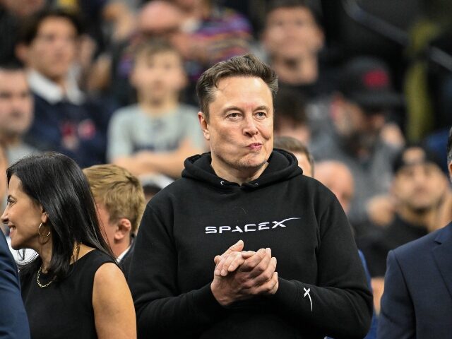 elon-musk-makes-a-face-at-engineer-who-stole-secrets-640x480-1 Elon Musk makes a face at engineer who stole secrets