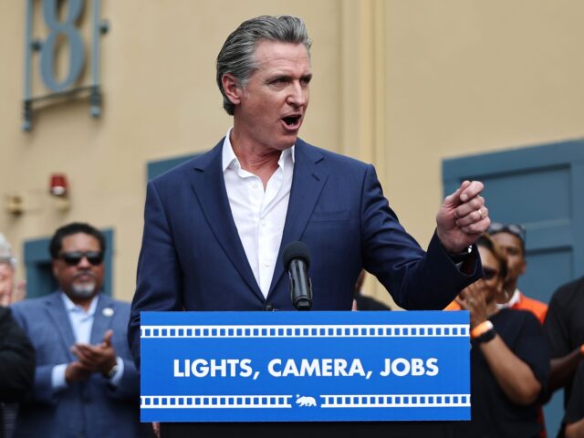 Gavin Newsom Hollywood (Mario Tama / Getty) LOS ANGELES, CALIFORNIA - OCTOBER 27: California Governor Gavin Newsom speaks during a pre