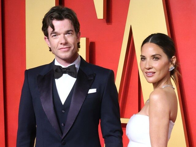 GettyImages-2083336475 John Mulaney and Olivia Munn attend the 2024 Vanity Fair Oscar Party hosted by Radhika Jon