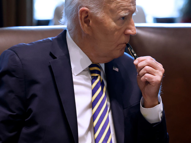 GettyImages-2173386674 WASHINGTON, DC - SEPTEMBER 20: U.S. President Joe Biden listens to first lady Jill Biden s