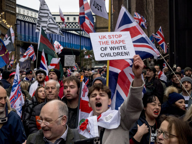 gettyimages-2196486703-1-640x480-1 LONDON, ENGLAND - FEBRUARY 1: Supporters of the far-right activist Tommy Robinson gather f