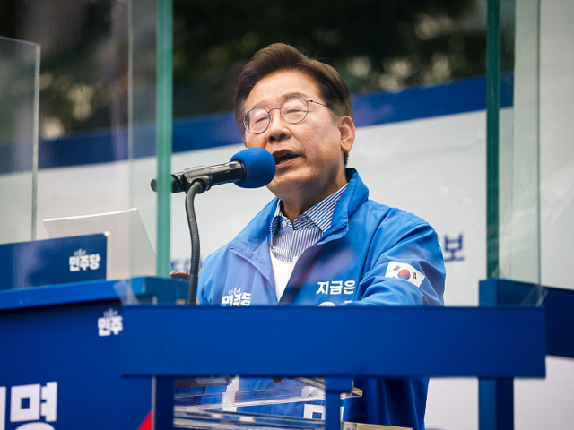 GettyImages-2218203470 SEONGNAM, SOUTH KOREA - JUNE 02: Lee Jae-myung, the presidential candidate of the Democrat