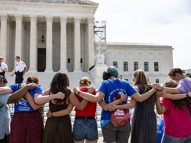 gettyimages2158771784-640x480-1 Anti-abortion demonstrators pray in front of the Supreme Court on June 26, 2024 in Washing