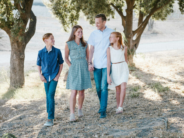 happy-family-1-640x480-2 happy family