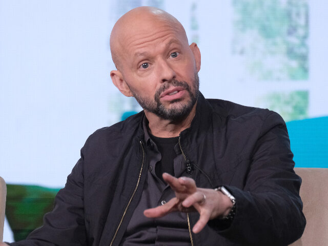 JonCryer PASADENA, CALIFORNIA - FEBRUARY 14: Jon Cryer attends the 2024 TCA Winter Press Tour - NBC