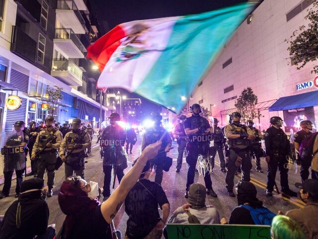 rioters-and-looters-in-los-angeles-640x480-1 Rioters and looters in Los Angeles