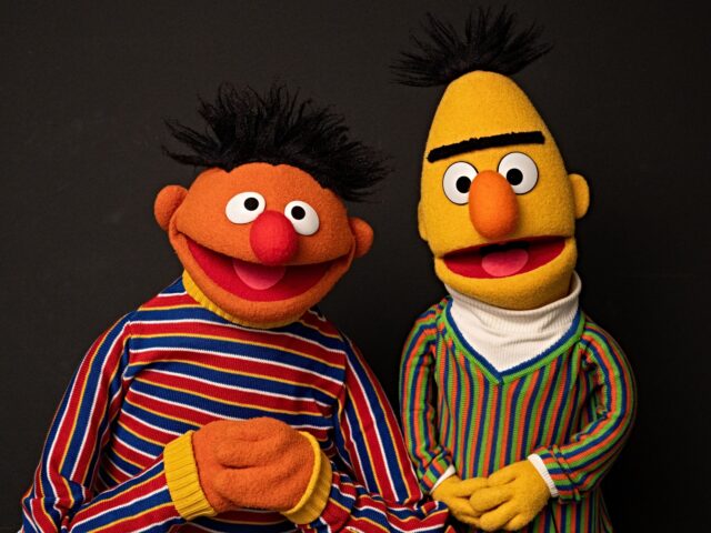 sesame street pride PRODUCTION - 24 October 2022, Hamburg: The characters Ernie and Bert from Sesame Street, t