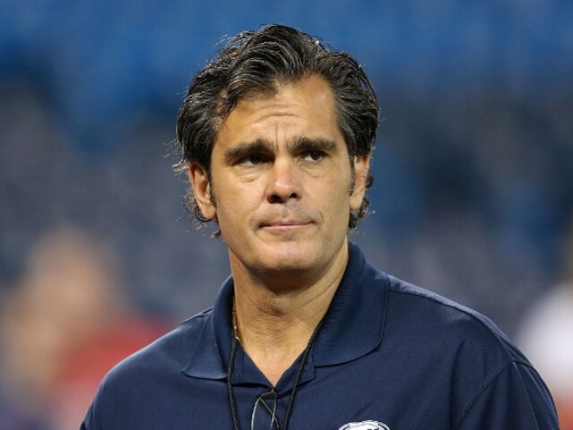 TORONTO, CANADA - APRIL 18: Fox Sports television broadcaster Chip Caray of the Atlanta Br
