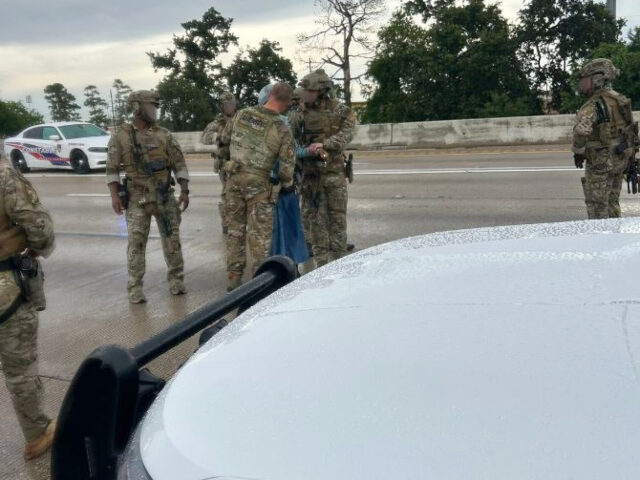 woman-with-handgun-on-highway-640x480-1 Woman with handgun on highway