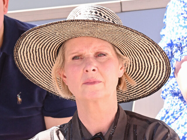 cynthianixon PARIS, FRANCE - MAY 30: Cynthia Nixon is seen at Roland Garros on May 30, 2025 in Paris, F