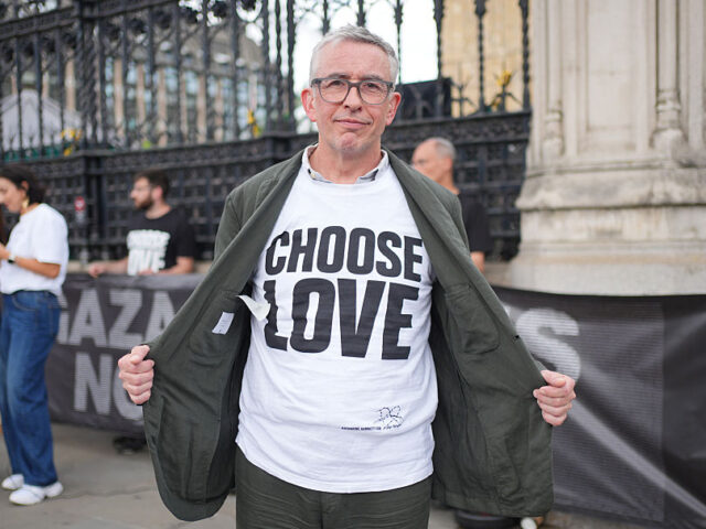 Gaza vigil in Westminster Steve Coogan after reading the names of over 15,000 children who have died in Gaza during